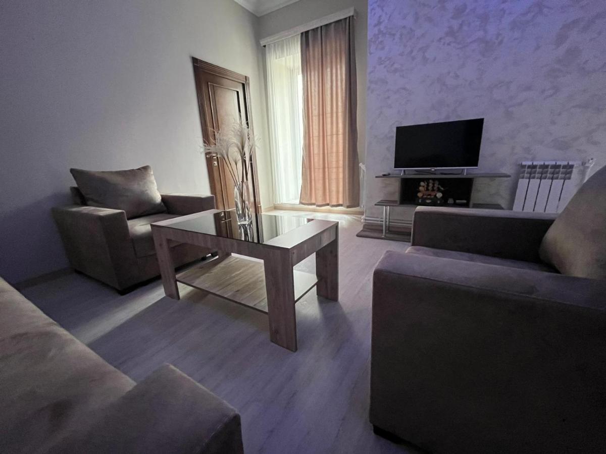 Appartement In Jerevan Buitenkant foto