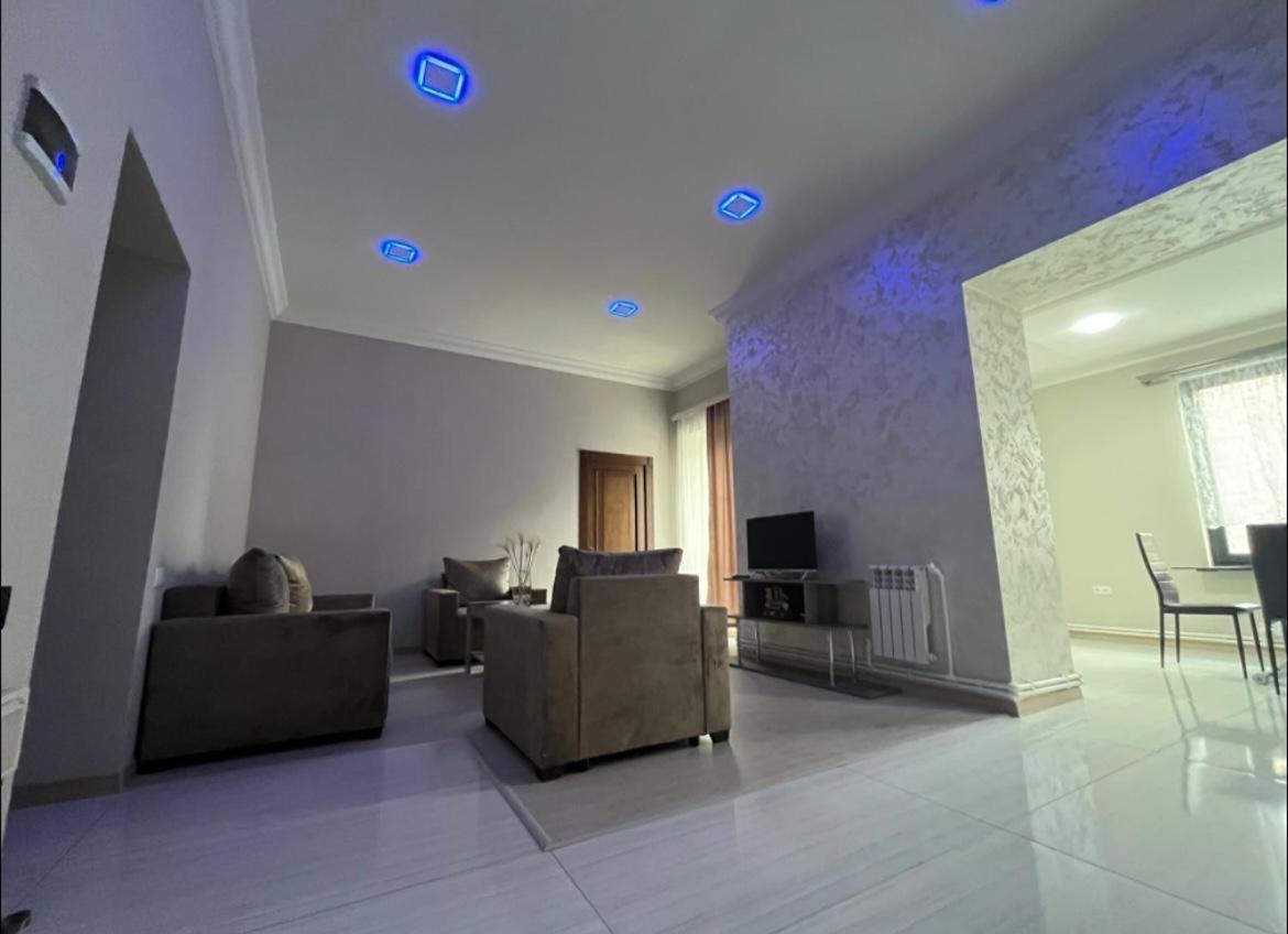 Appartement In Jerevan Buitenkant foto